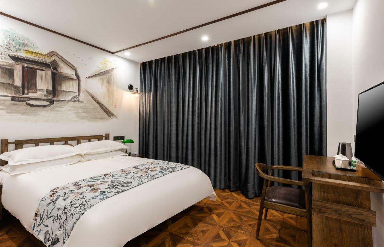 Nostalgia Hotel Near Prince Gong'S Mansion- Beihai Park, Tian'Anmen Square, Nanluoguxiang Hutong, Huguosi Hutong Snack Street, 5 Minutes Walk Away From Ping'Anli Subway Station, Free Ice Cream And Laundry Service,English Communication Well Peking Exterior foto