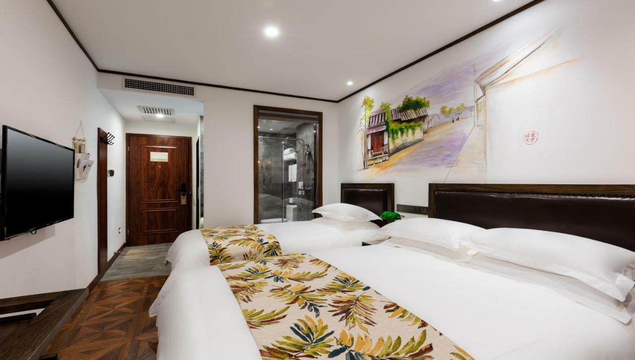 Nostalgia Hotel Near Prince Gong'S Mansion- Beihai Park, Tian'Anmen Square, Nanluoguxiang Hutong, Huguosi Hutong Snack Street, 5 Minutes Walk Away From Ping'Anli Subway Station, Free Ice Cream And Laundry Service,English Communication Well Peking Exterior foto